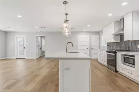Kitchen - 4600 Cedar Mountain Dr, Waco, TX 76708 photo 6 of 7