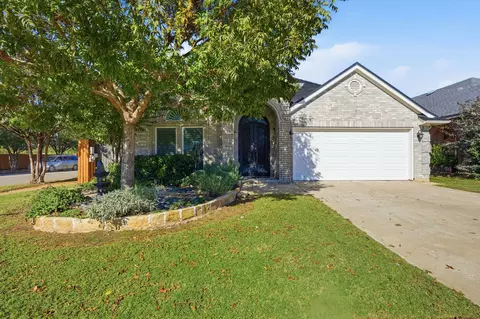 12701 Beech Tree Ln, Euless, TX 76040