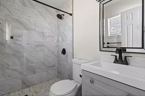 Bath - 1419 Cascade St, Mesquite, TX 75149 photo 1 of 2