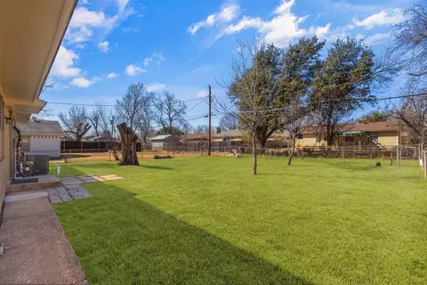 Exterior - 1419 Cascade St, Mesquite, TX 75149 photo 3 of 6