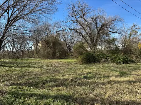 1107 Field St, Gainesville, TX 76240