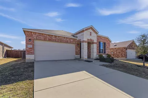 1520 Waggoner Dr, Aubrey, TX 76227