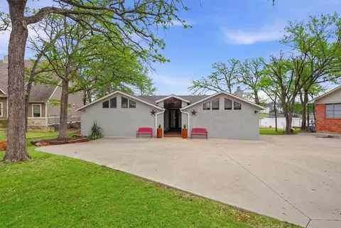 140 Blackfoot Trl, Lake Kiowa, TX 76240