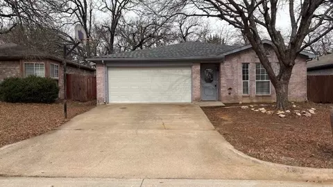 1302 Cardinal Oaks Dr, Mansfield, TX 76063