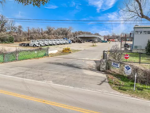 3550 S Main St, Fort Worth, TX 76040