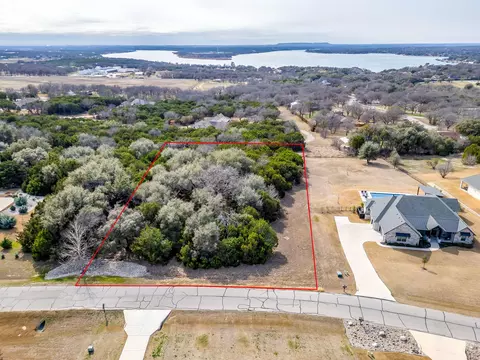 137 Helton Dr, Granbury, TX 76049