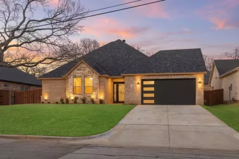 707 Ross Trl, Arlington, TX 76012