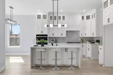 707 Ross Trl, Arlington, TX 76012