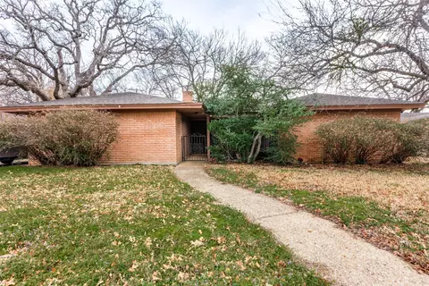 1756 Cynthia Ln, Hurst, TX 76054