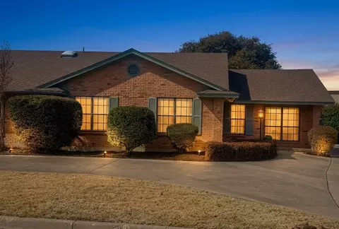 5116 Ledgestone Dr, Fort Worth, TX 76132