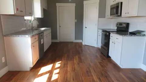 Entry Way - 107 Scurlock Ave, Cleburne, TX 76031 photo 2 of 2
