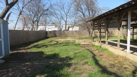 Exterior - 107 Scurlock Ave, Cleburne, TX 76031 photo 6 of 6