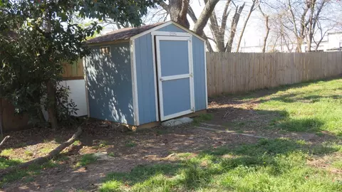 Exterior - 107 Scurlock Ave, Cleburne, TX 76031 photo 5 of 6