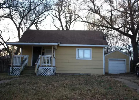108 SE 22nd St, Paris, TX 75460
