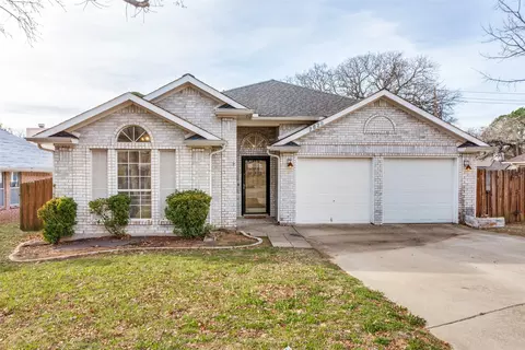 7628 Arbor Ridge Ct, Fort Worth, TX 76112
