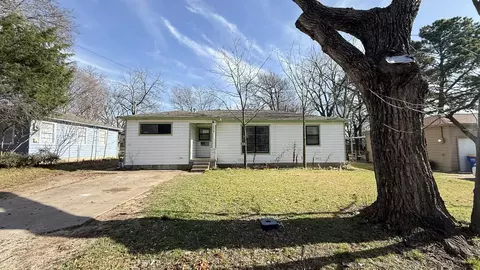 2204 Potter Rd, Seagoville, TX 75159