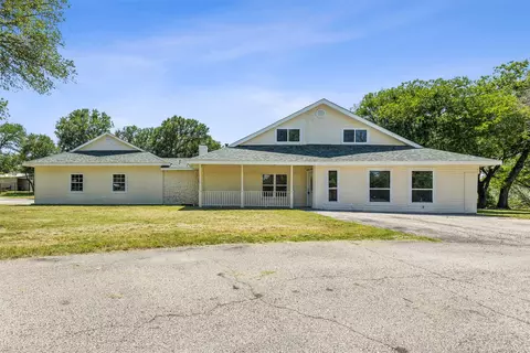 549 W Paloma Ct, Fort Worth, TX 76108