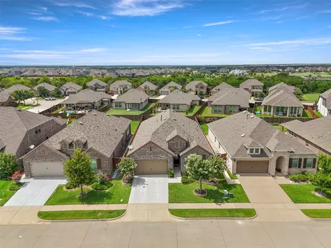 1609 Canter Ct, Aubrey, TX 76227