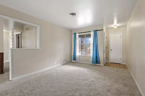 Living - 125 Mark Dr, Denison, TX 75021 photo 2 of 5