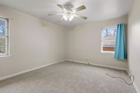Bedroom - 125 Mark Dr, Denison, TX 75021 photo 5 of 7
