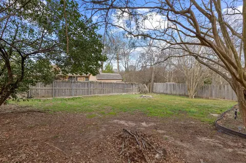 Exterior - 125 Mark Dr, Denison, TX 75021 photo 4 of 7
