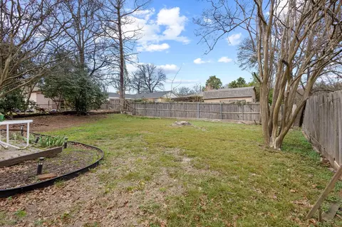 Exterior - 125 Mark Dr, Denison, TX 75021 photo 5 of 7