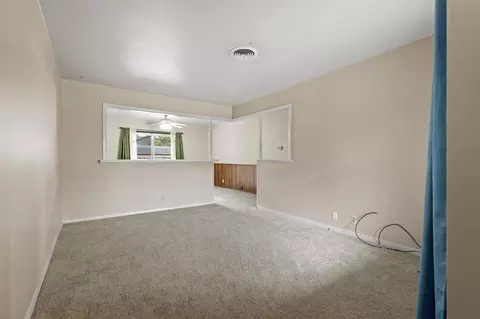 Living - 125 Mark Dr, Denison, TX 75021 photo 3 of 5