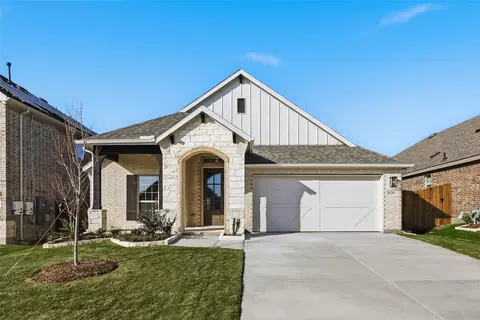 1300 Stockton Trl, Red Oak, TX 75154