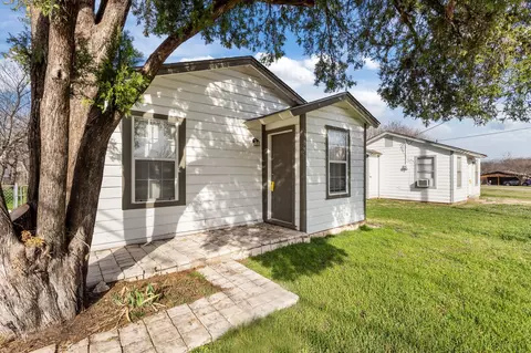 309 Hallvale Dr, White Settlement, TX 76108