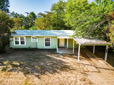 312 Germany Ave, Lone Star, TX 75668