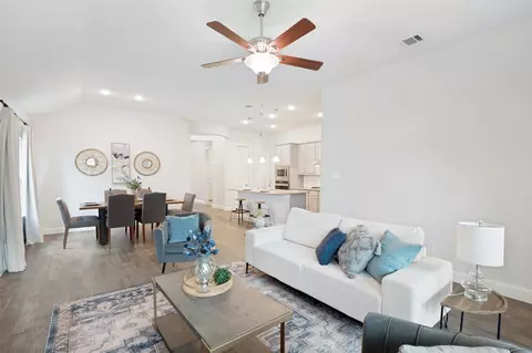2420 Valley Ln, Carrollton, TX 75010