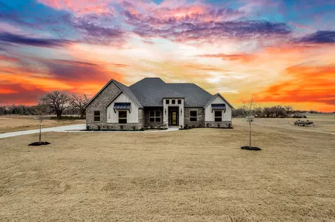 128 Prairie Winds Dr, Poolville, TX 76487