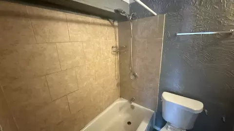 Bath - 927 Powell Rd, Mesquite, TX 75149 photo 2 of 2