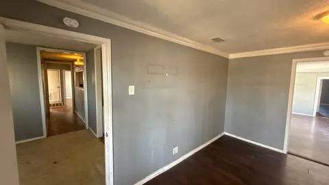 Entry Way - 927 Powell Rd, Mesquite, TX 75149 photo 2 of 2