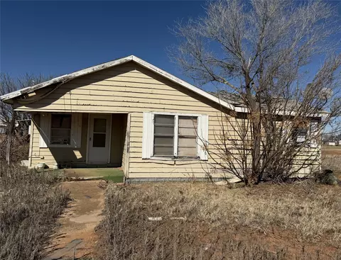 386 County Road 812, Sylvester, TX 79560