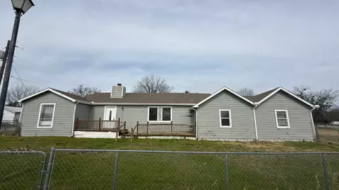 201 E Hubbard St, Farmersville, TX 75442