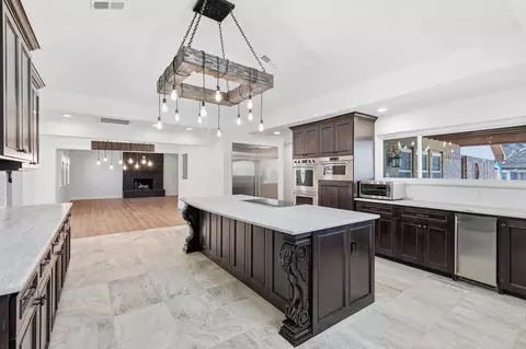 913 Ashland Ct, Mansfield, TX 76063