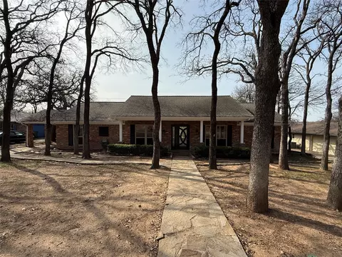 21 Devonshire Dr, Bedford, TX 76021