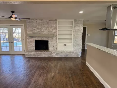 Living - 21 Devonshire Dr, Bedford, TX 76021 photo 1 of 6