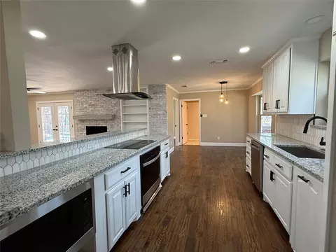 Kitchen - 21 Devonshire Dr, Bedford, TX 76021 photo 2 of 3