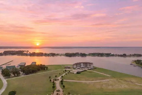 9900 Northshore Blvd #3105, Corsicana, TX 75109