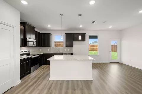 Kitchen - 123 Toftrees Dr, Cleburne, TX 76031 photo 3 of 4