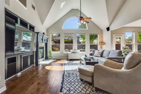 2701 Greenview Dr, Mckinney, TX 75072