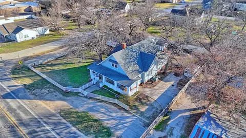 403 W Franklin St, Alvord, TX 76225