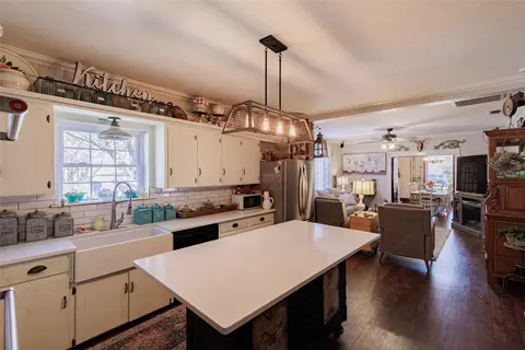 403 W Franklin St, Alvord, TX 76225