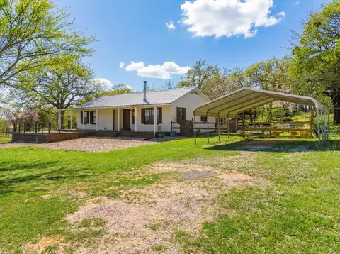 1300 Shannon Dr, Cleburne, TX 76031