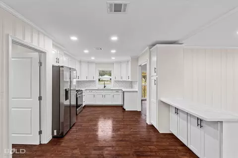 Kitchen - 619 E Palmetto Ave, Plain Dealing, LA 71064 photo 1 of 4