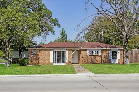 5001 Meadowbrook Dr, Fort Worth, TX 76103