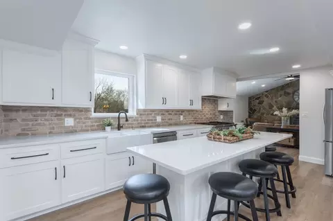 1566 Davy Ln, Denison, TX 75020