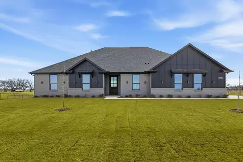 8797 Kassandra Dr, Sanger, TX 76266